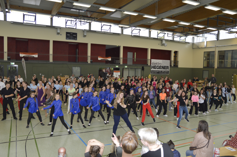 Landeswettbewerb „Tanzende Schulen“ NRW: über 180 Teilnehmer