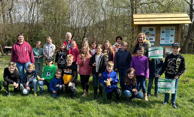 Fliegende Juwelen und Umwelt-Lernen:  Lions Club Olsberg-Bestwig unterstützt Naturranger
