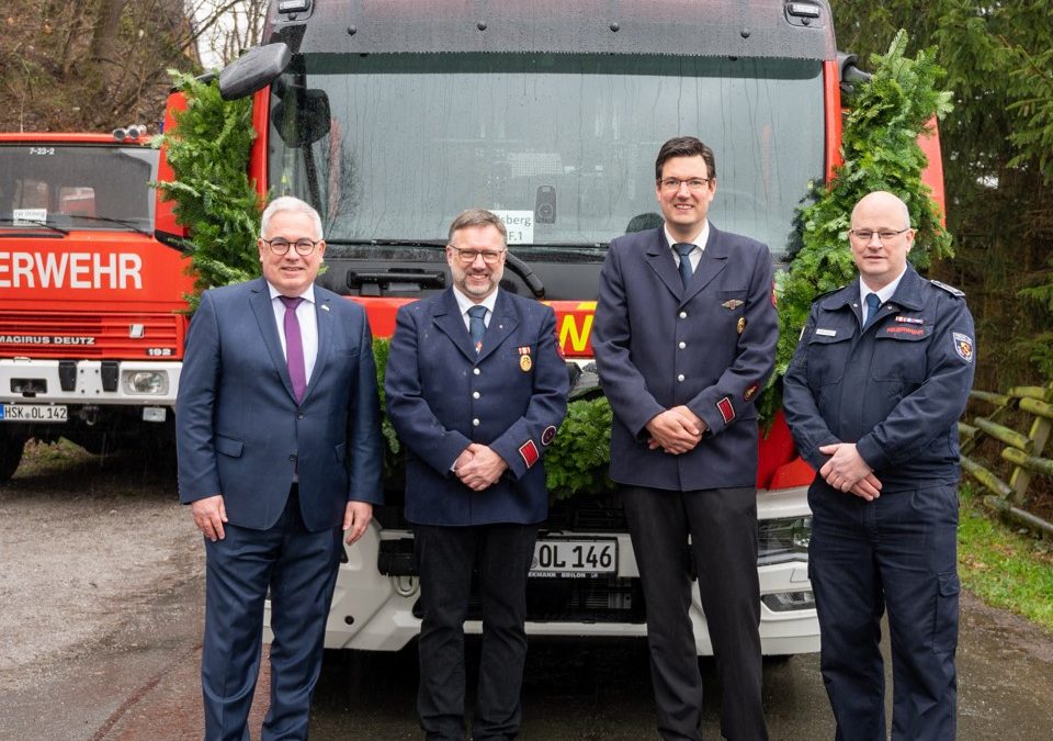 Neues „Mittleres Löschfahrzeug“ für Freiwillige  Feuerwehr Elleringhausen feierlich eingeweiht