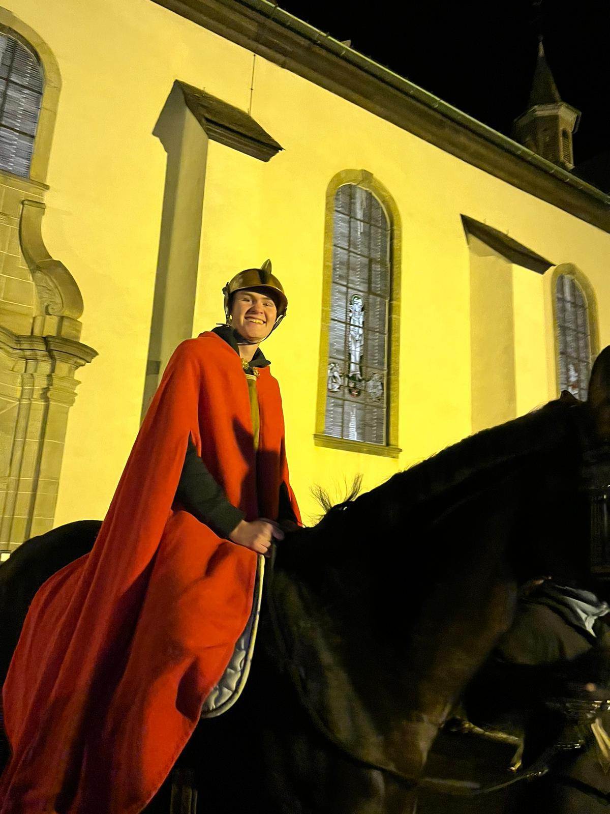 Sankt Martin hoch zu Ross: Jungschützenkönig Lucas Niggemann schlüpfte in die Rolle des Bigger Schutzpatrons.