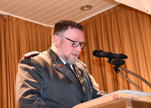 Tobias Klauke gab einen kurzen Rückblick auf das Kreisschützenfest und kündigte eine große Spende der St. Michaels-Schützen an.
