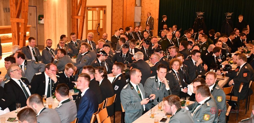Etwa 180 Schützenvorstände aus dem Stadtgebiet waren nach Bigge gekommen.