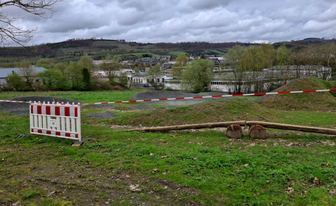Blick in den Bikepark in der Talstraße in Bigge am 9. April 2024. Foto: bigge-online
