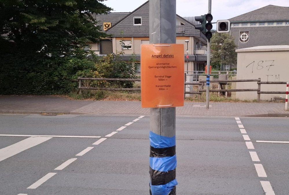 Fußgänger-Ampel an der Talstraße weiter außer Betrieb: Reparatur reicht nicht aus