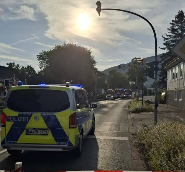 Feuerwehr: Beschädigte Gasleitung und unklare Rauchentwicklung in Bigge