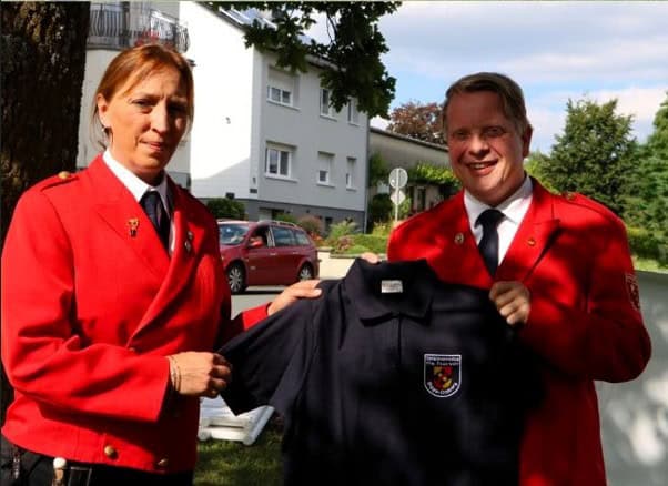 Neue Vereins-T-Shirts für den Spielmannszug der Freiwilligen Feuerwehr Bigge-Olsberg