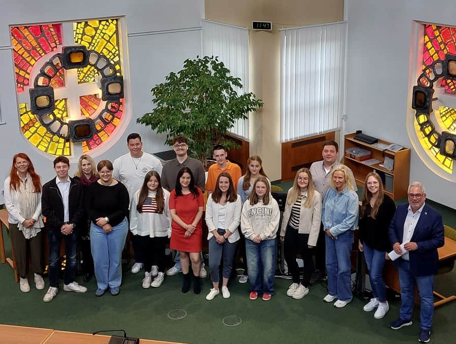 Zwölf junge Menschen ins Berufsleben gestartet: Stadt Olsberg bildet aus